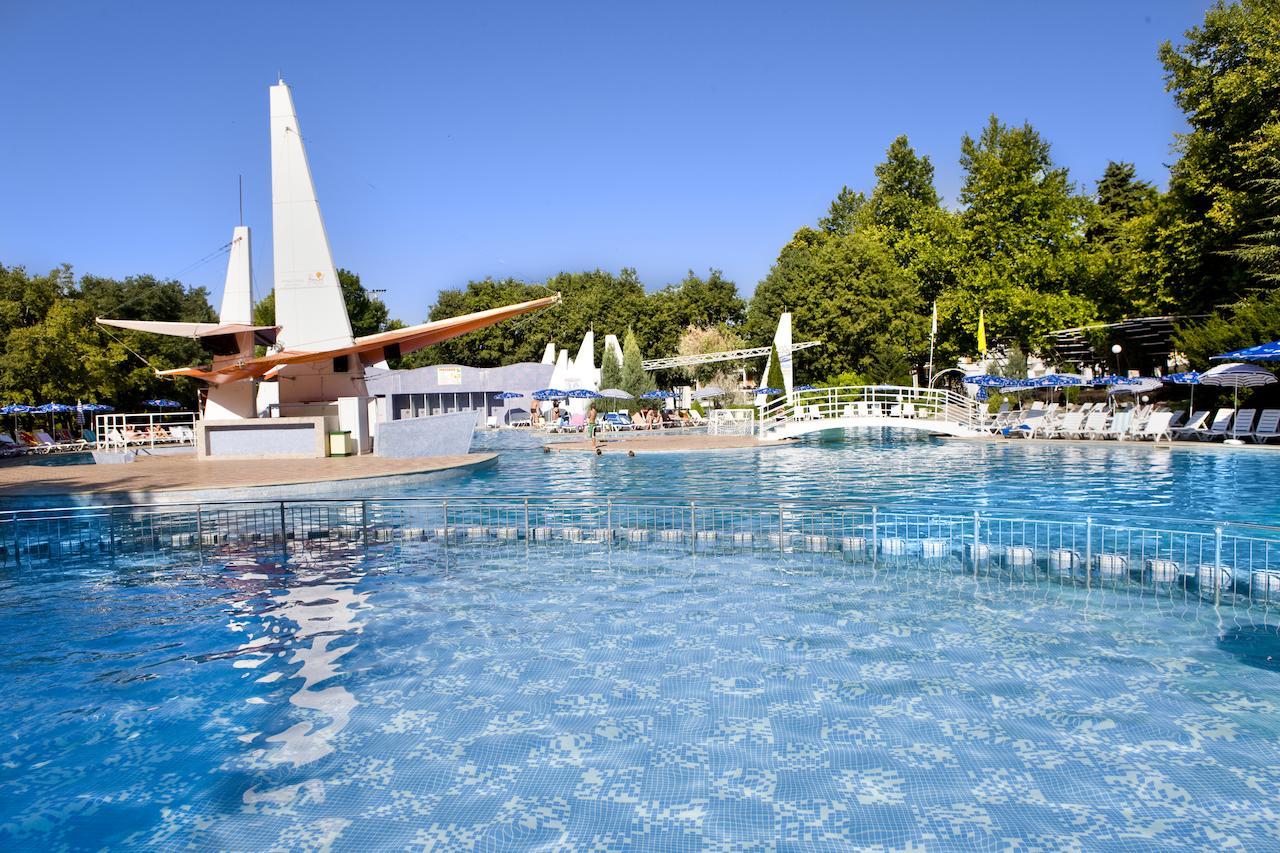 Hotel Ralitsa Aquaclub Albena Bagian luar foto